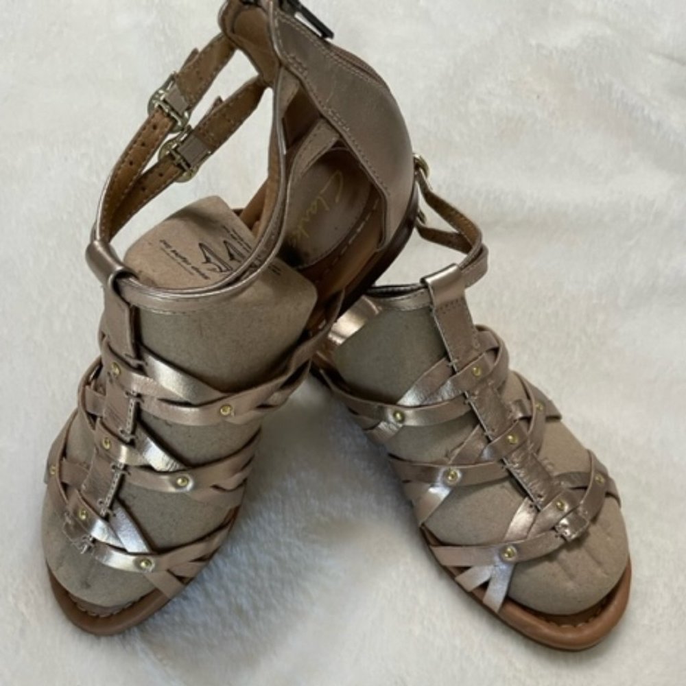 Clarks Artisian Gold Gladiator Sandal Size 7